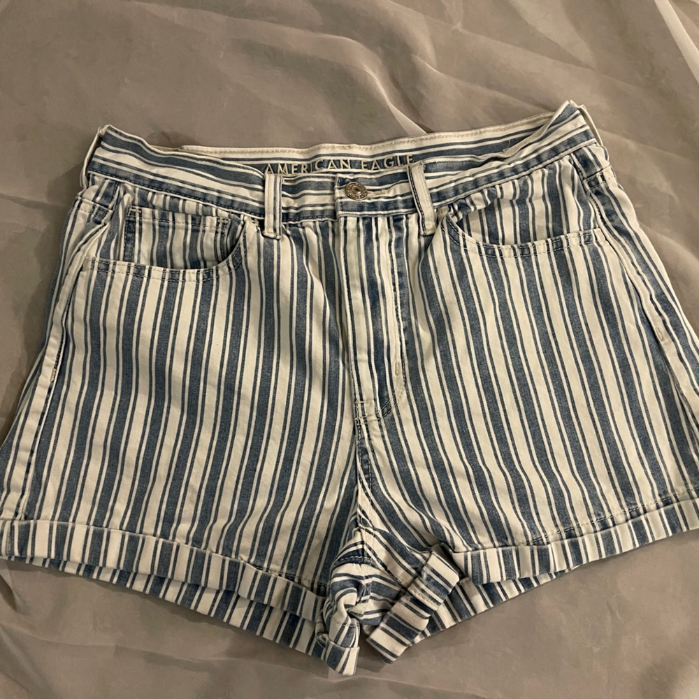 American Eagle Shorts - Size 6